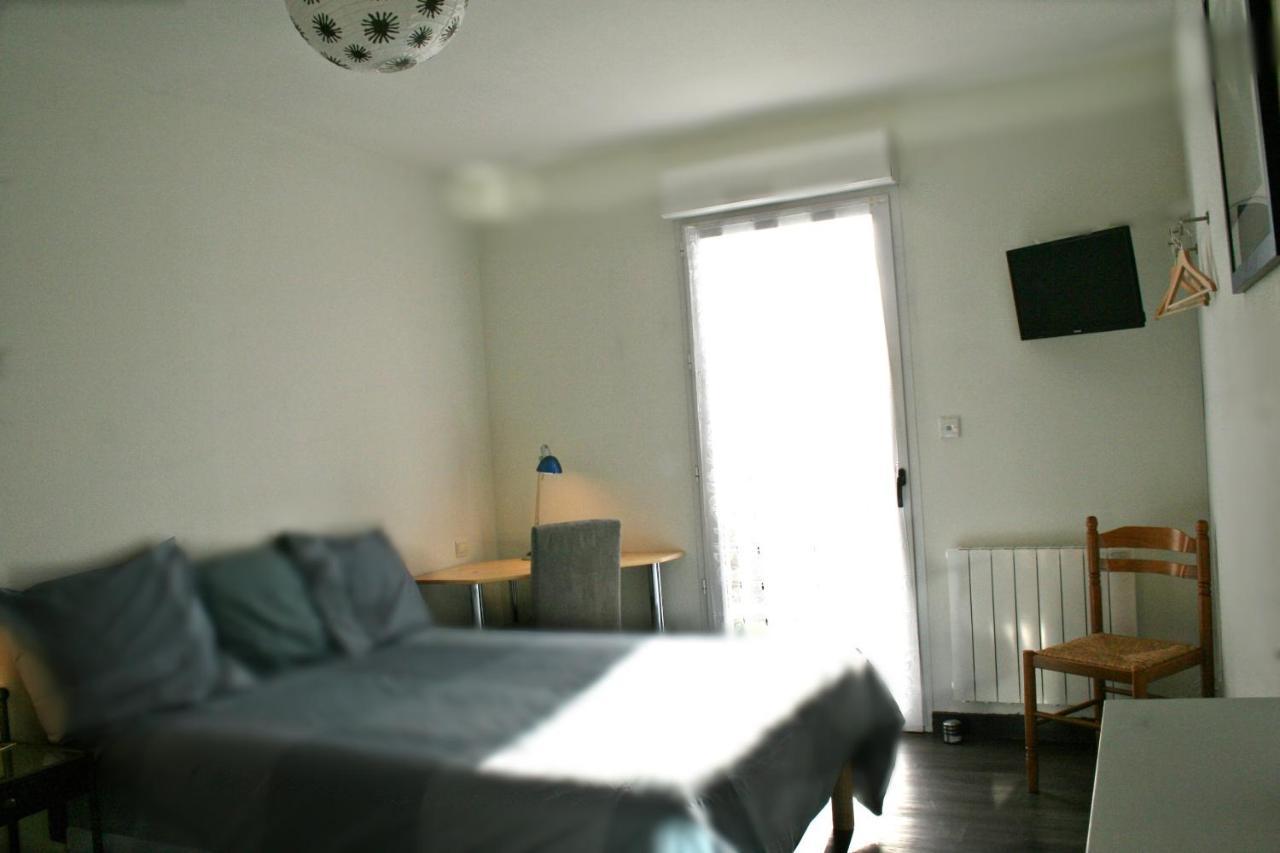 Bonabri Vacances - Chambres D'Hotes Chazelles  Eksteriør billede